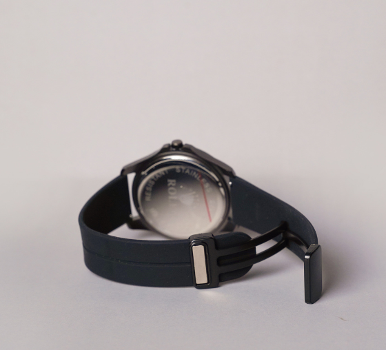 Rlx - Unique Design Magnetic Lock & Silicone Straps Watch