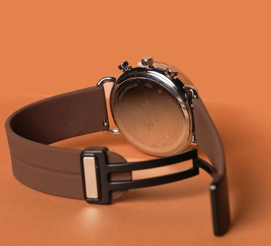 PP - Unique Design Magnetic Lock & Silicone Straps Watch With Date